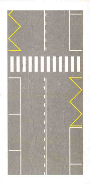 Figure 12 · Segnaletica orizzontale; segni sugli ostacoli